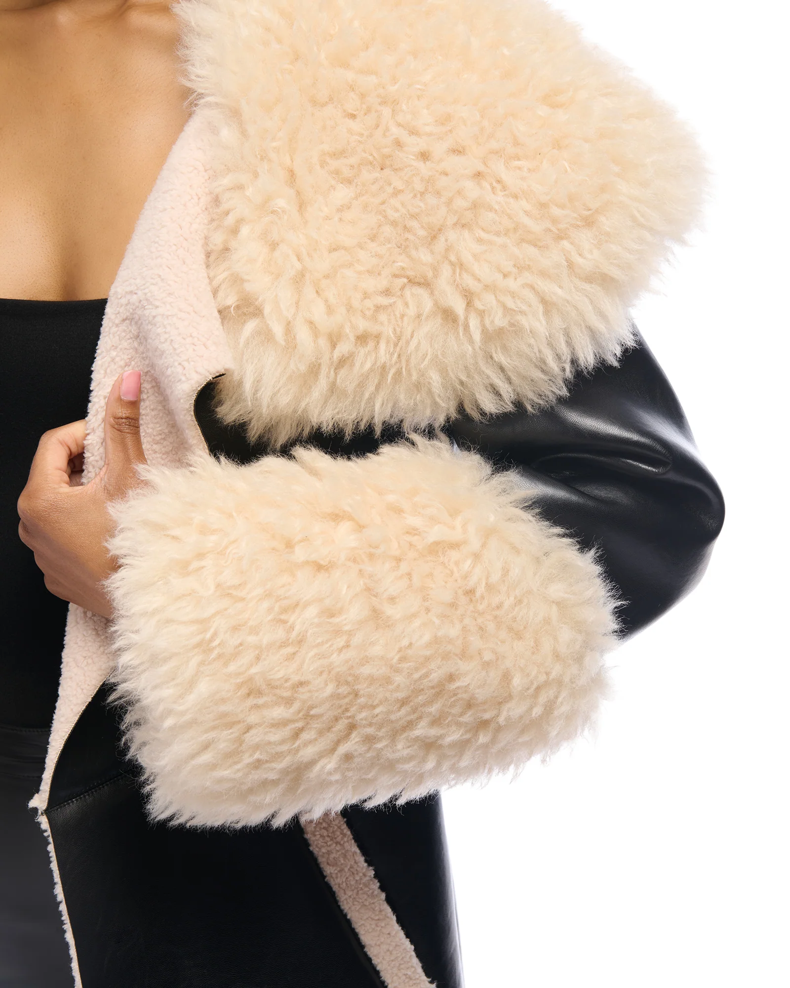 FLUFFY-TRENCH-BLACK FAUX FUR JACKET - Image 4