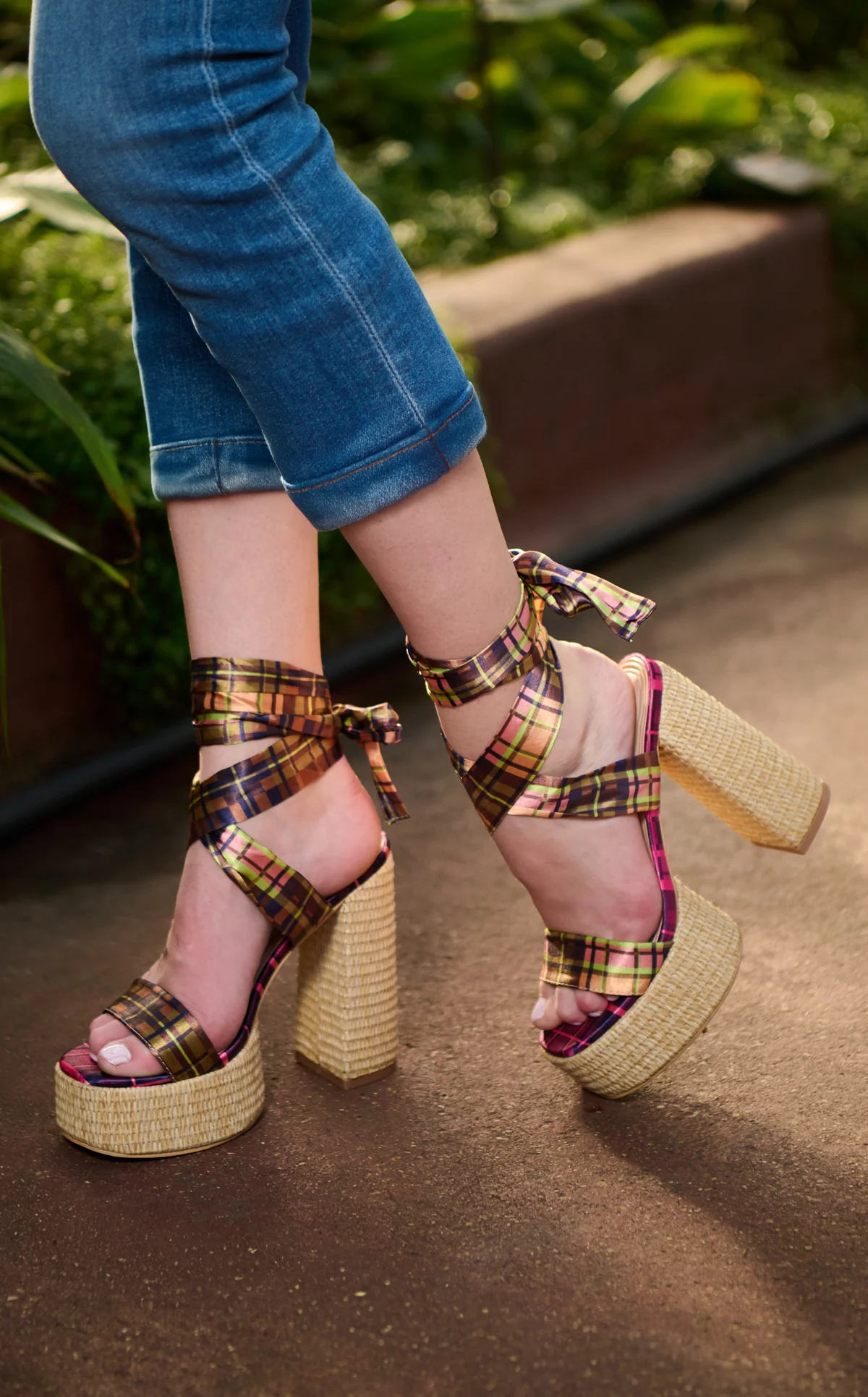 LAZULI-PLAID WRAP-AROUND PLATFORM SANDAL