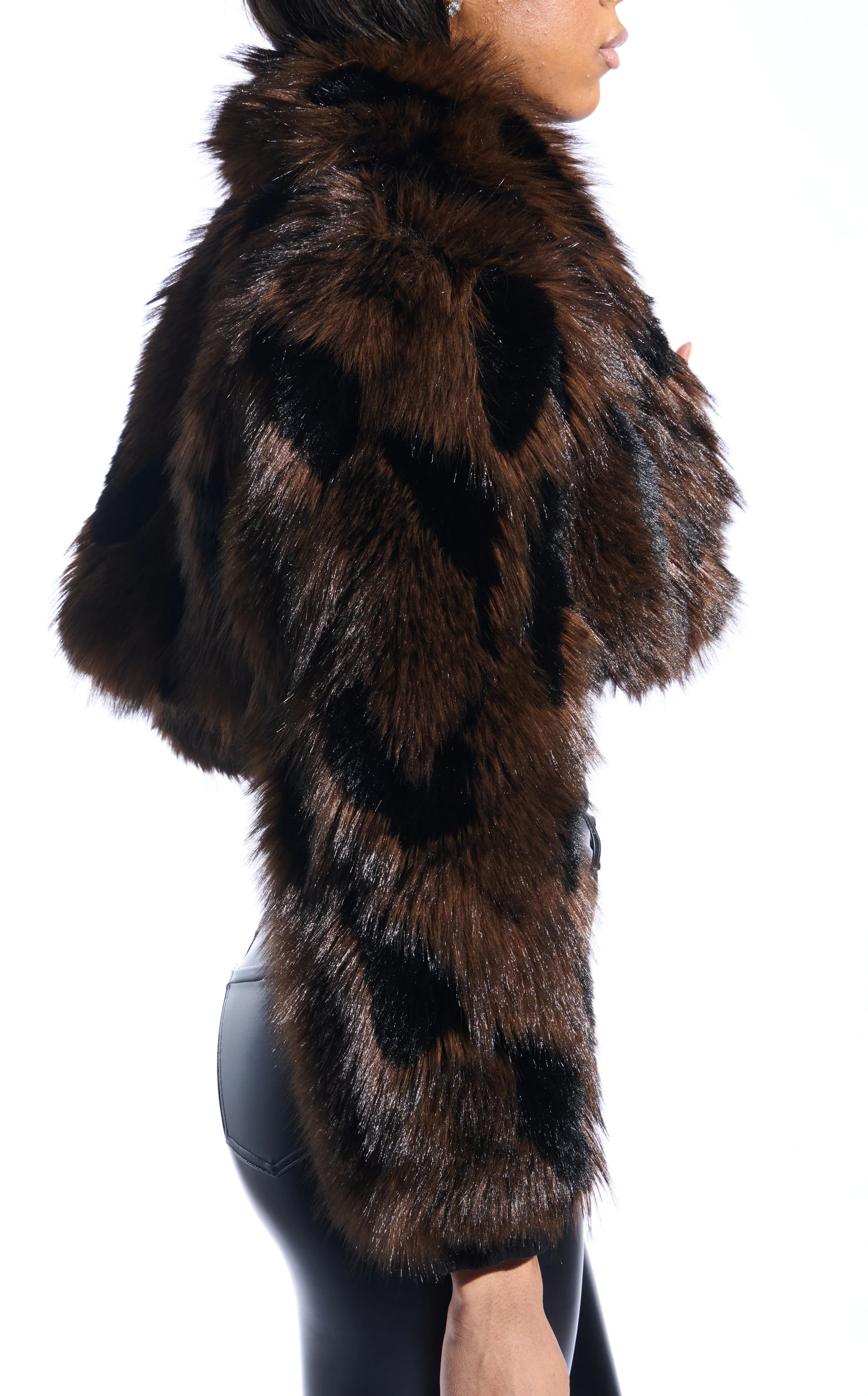 NIGHTLIFE-BROWNMULTI CROPPED FAUX FUR JACKET - Image 3