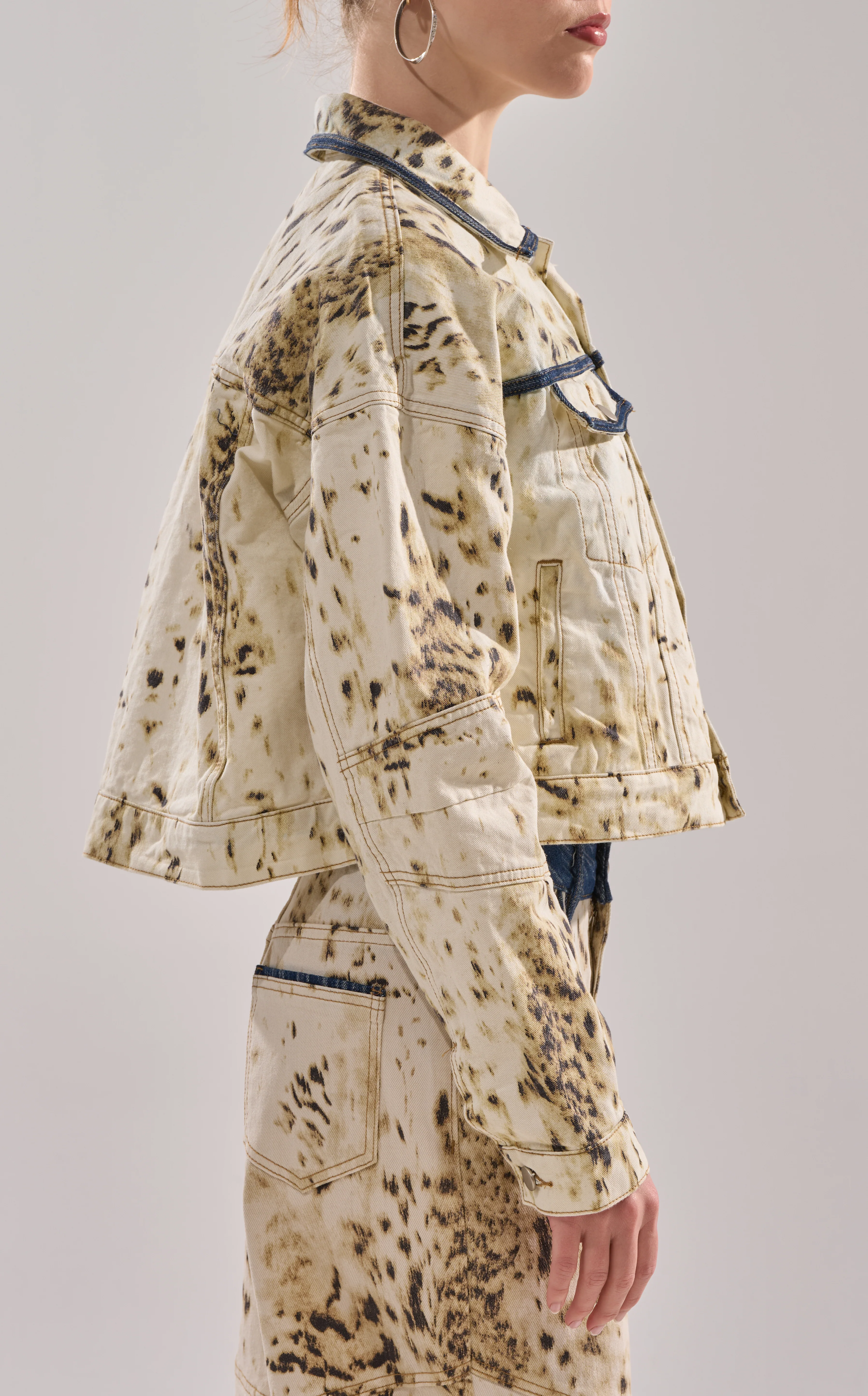 SANTANA-IVORYMULTI COW PRINT DENIM JACKET - Image 3