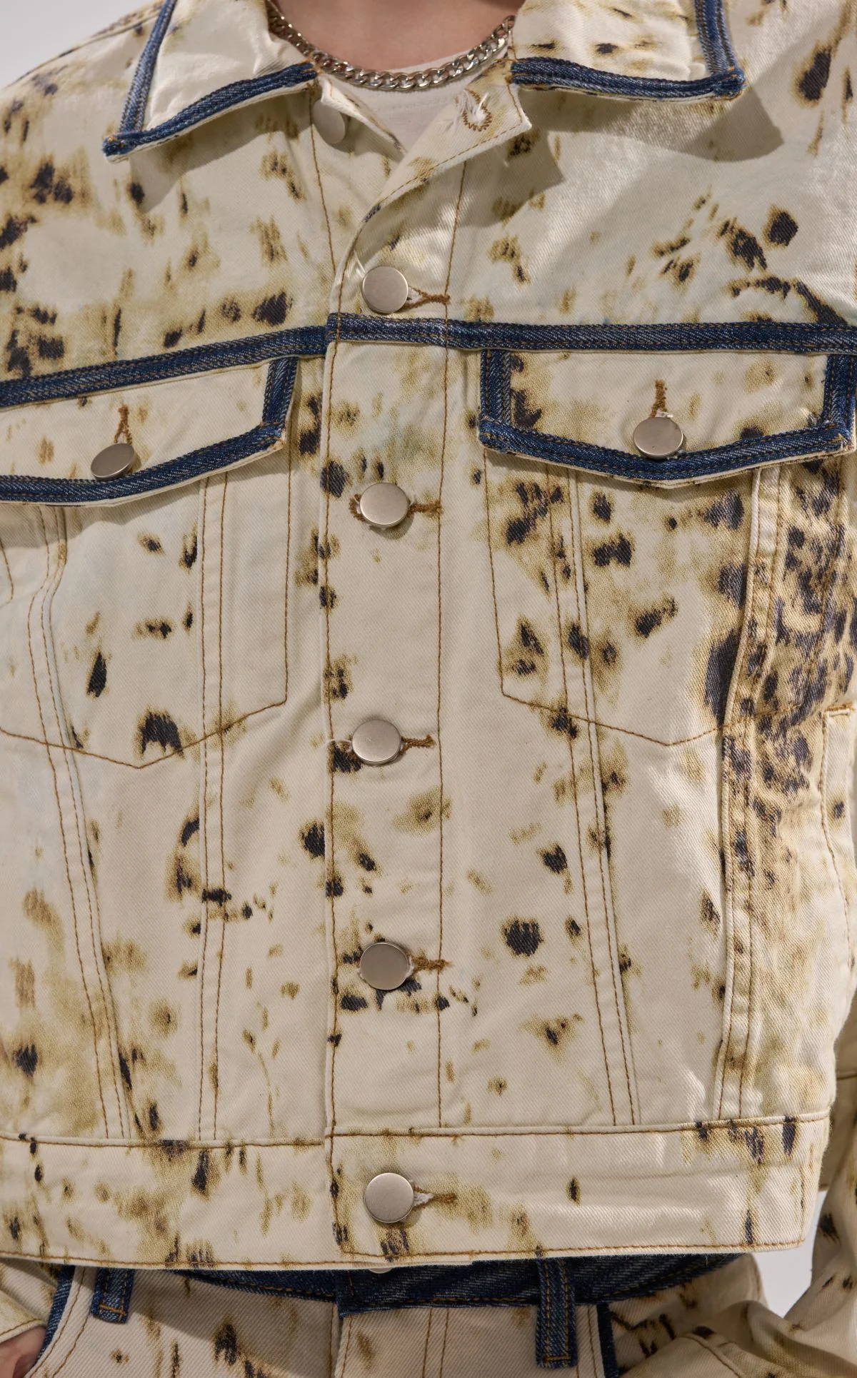 SANTANA-IVORYMULTI COW PRINT DENIM JACKET - Image 5