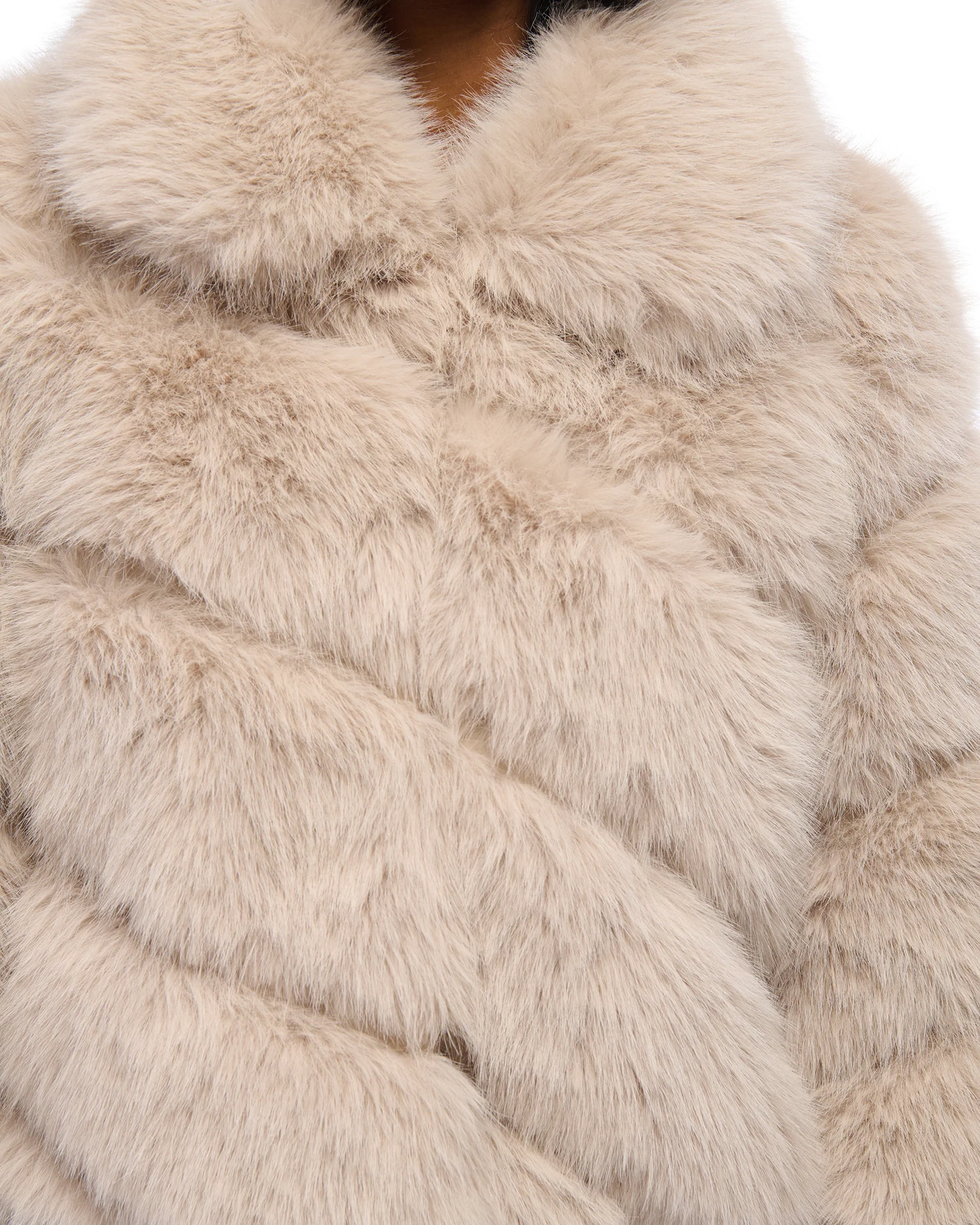 TUMI-BEIGE FAUX FUR JACKET - Image 4